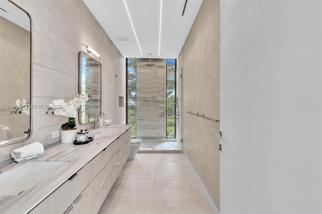 Building Photo - 4504 Sheridan Ave