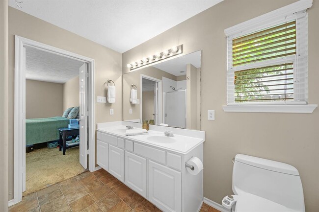 Building Photo - 18436 Sunrise Pines Dr