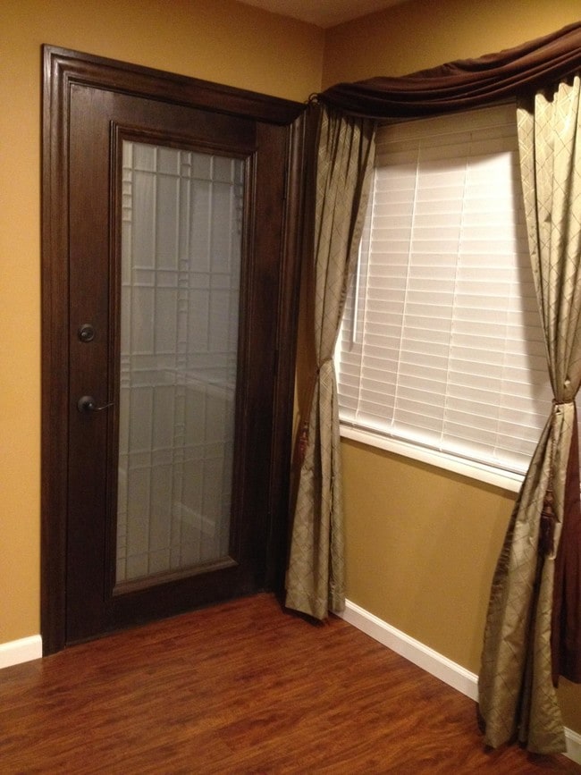 Front door to living room - 2421 Rockefeller Ln