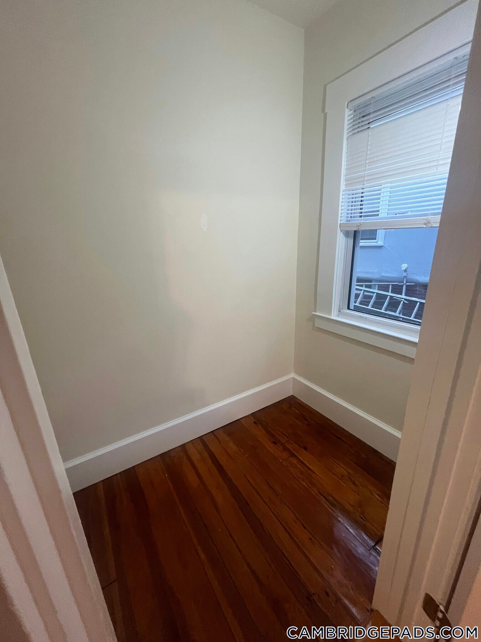 Building Photo - 27 Forest St