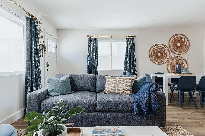 Building Photo - 1231 Center Ave