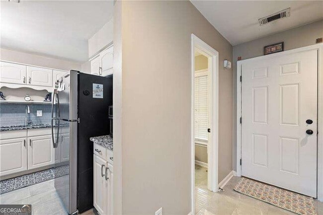 Building Photo - 2674 Farmstead Rd