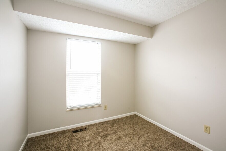 Building Photo - 5467 Petersburg Pkwy