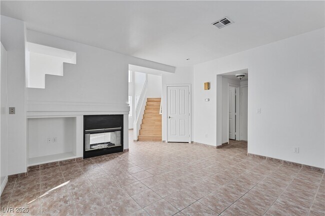 Building Photo - 8758 Arawana Pl