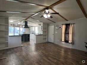Building Photo - 3-Bed, 2-Bath Mobile Home in Agra
