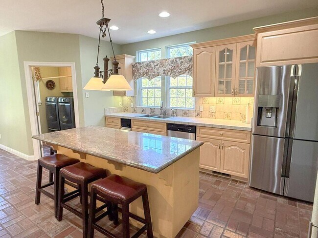 Building Photo - NEW PRICE ! Westside Alamo Custom Estate W...