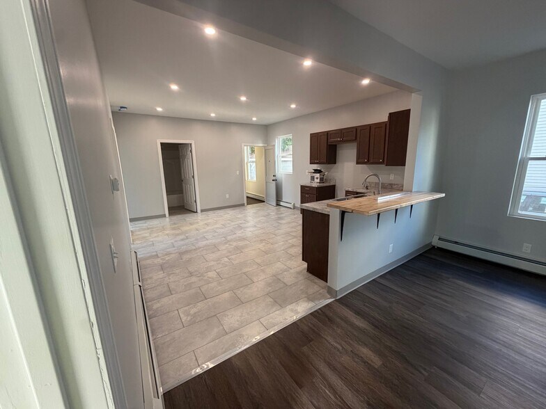 Building Photo - 383 Sayles St