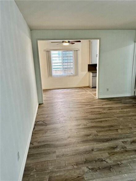 Building Photo - 412 W Elmwood Ave