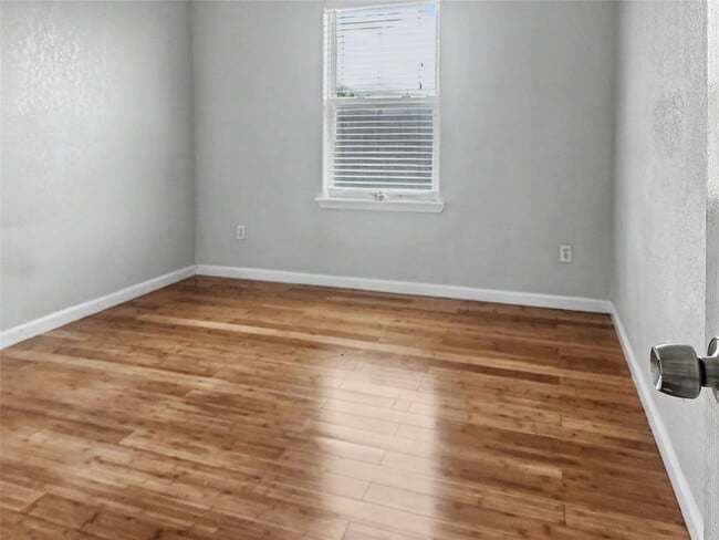 Building Photo - 5617 Avenue R