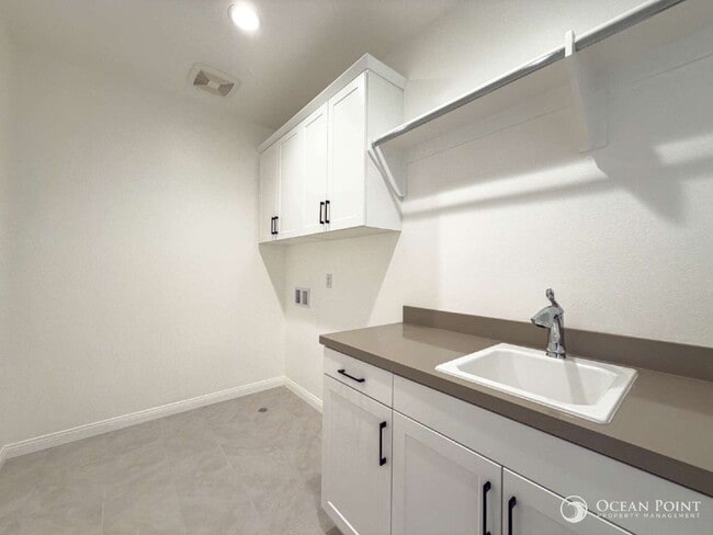 Building Photo - Newly Built 5 Bedroom Home for Rent in Fillmore!