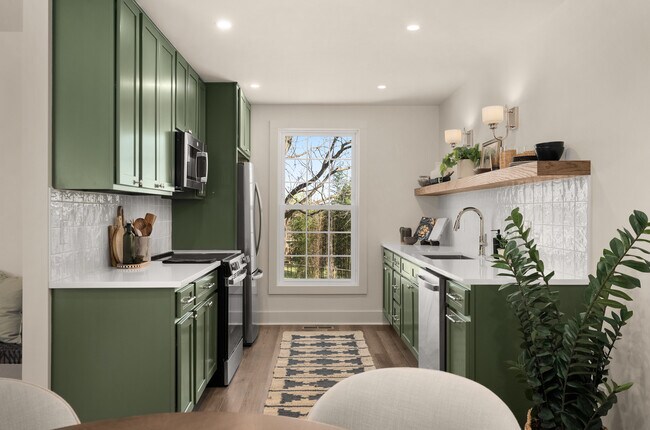 Building Photo - 234 NW Clearview Dr