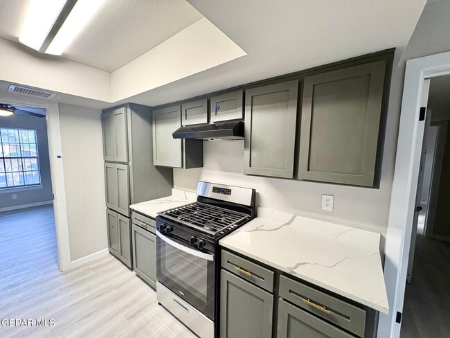 Building Photo - 1605 Bessemer Dr