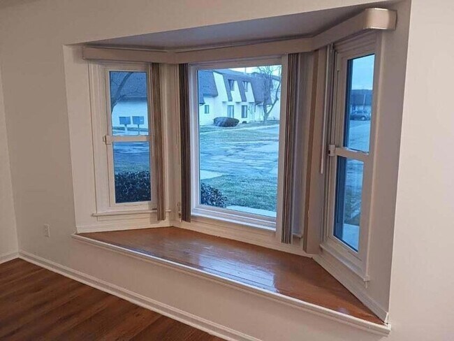 Building Photo - 6070 Pennsylvania Dr