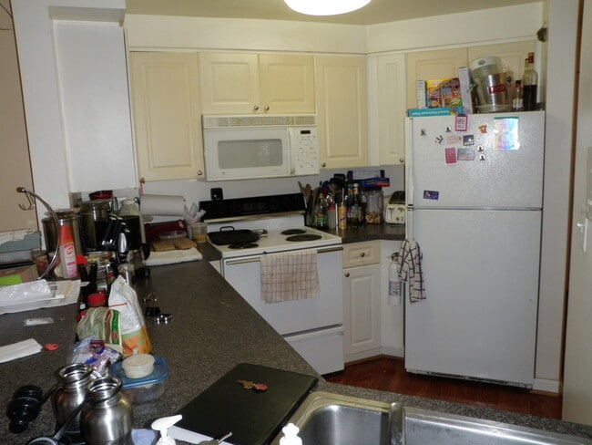 Building Photo - Beautiful One Bedroom One Bath In the Heart of Downtown and Logan Circle! Must See!