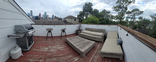 Building Photo - 1413 Holly St