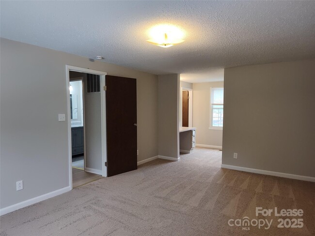 Building Photo - 7200 Oswego Ct