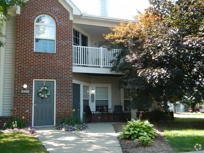 Building Photo - Whispering Lakes Apartments