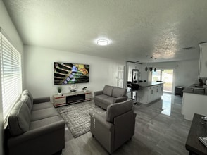 Building Photo - 129 Coral Bell Ct