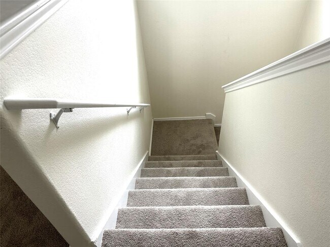 Building Photo - 307 Grutsch Dr