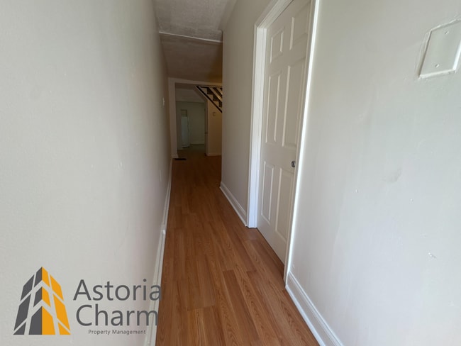 Building Photo - Updated 3 Bedroom Plus Den in East Baltimore