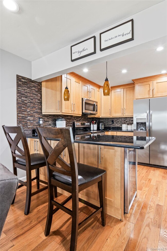 Building Photo - 937 Bowling Green Dr