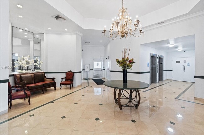 Building Photo - 1351 NE Miami Gardens Dr