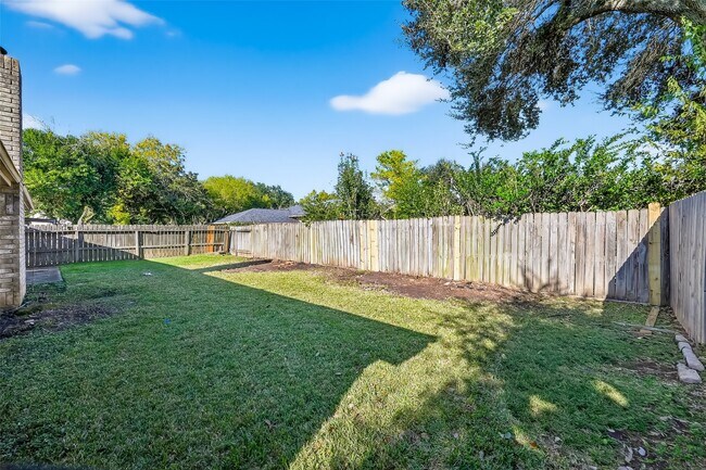 Building Photo - 2307 Brook View Ln