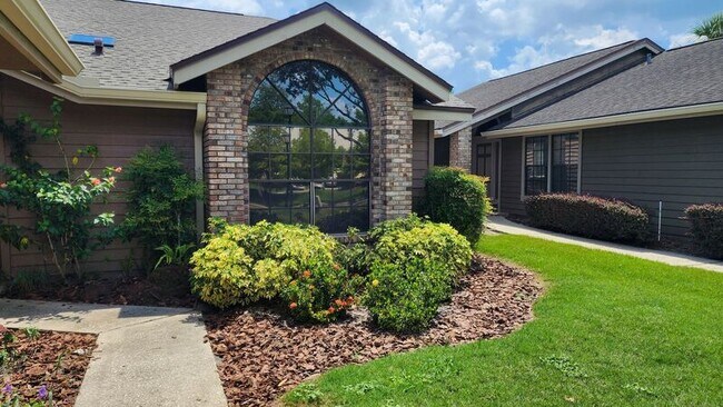 Building Photo - 311 W Sabal Palm Pl