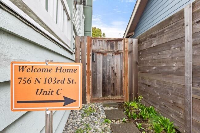 Building Photo - 5155