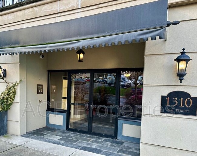 Building Photo - 1310 10th St