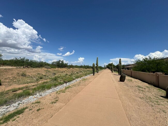 Building Photo - 4 Bedroom - 2.5 Bath - 2485 Sq. Ft - Sahuarita