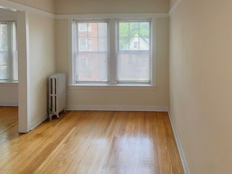 Building Photo - 5107 N Winchester Ave