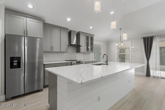 Building Photo - 744 Dewdrop Loop
