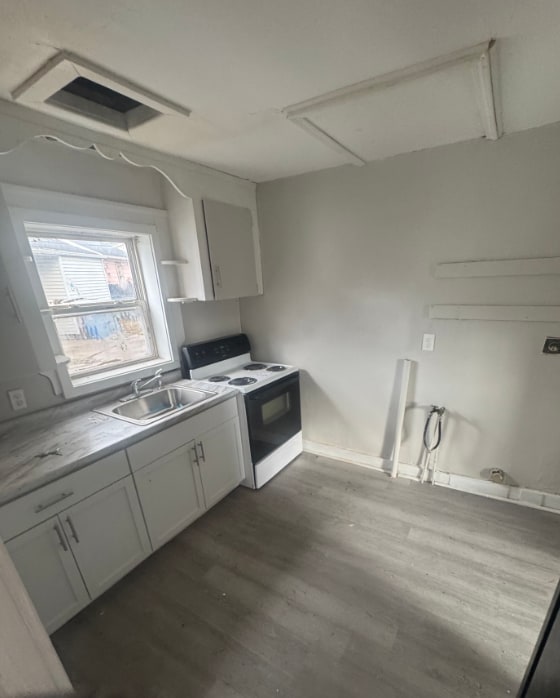 Building Photo - 1421 Long Ave