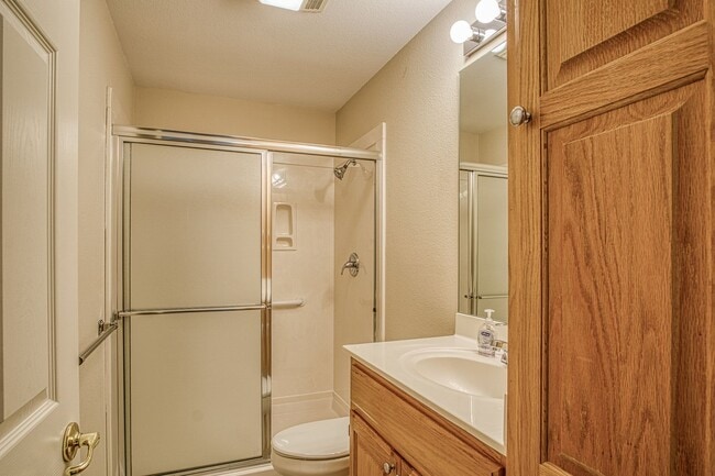 Building Photo - 3 Bedrooms and 2 full baths make the perfect layout for everyone! Call 501-922-9997 to set up a s...