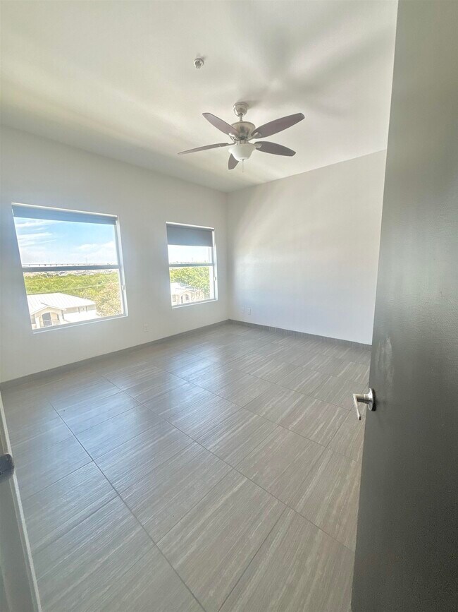 Building Photo - 502 Shiloh Dr