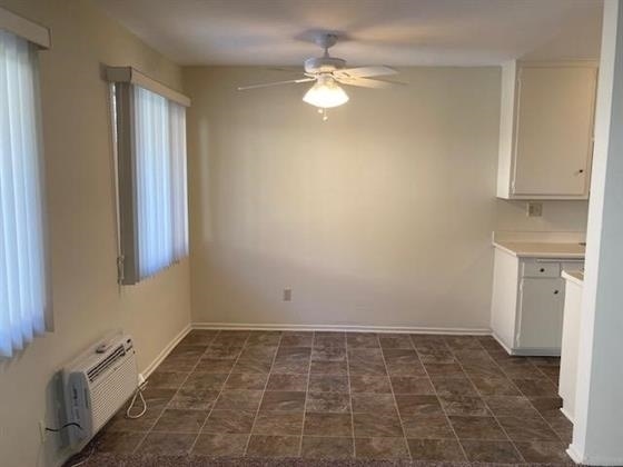 Interior Photo - 211 North Isabel