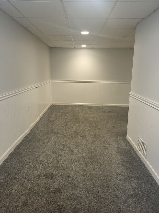 Building Photo - Beautiful 3 bedroom house in Brookline