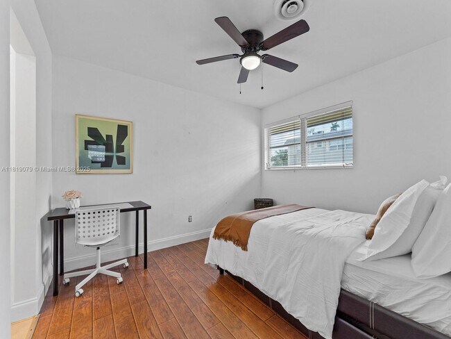 Building Photo - 1418 N 16th Ave