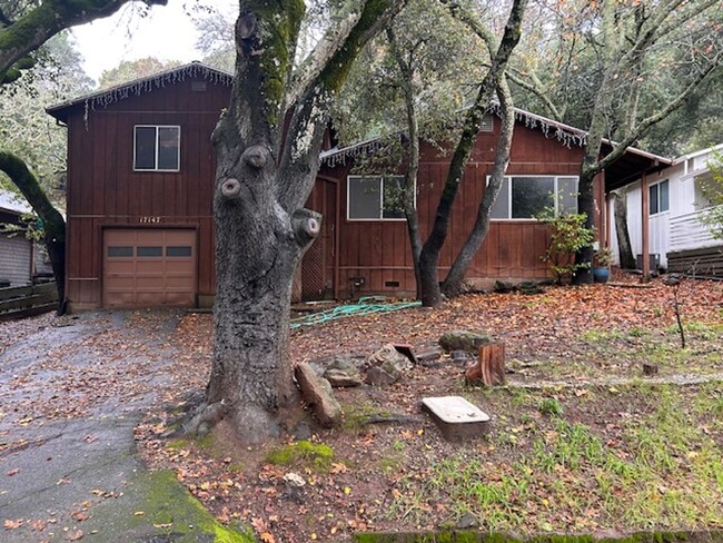 Building Photo - Sonoma 4 Bedrooms, 2 Baths Lovely Backyard