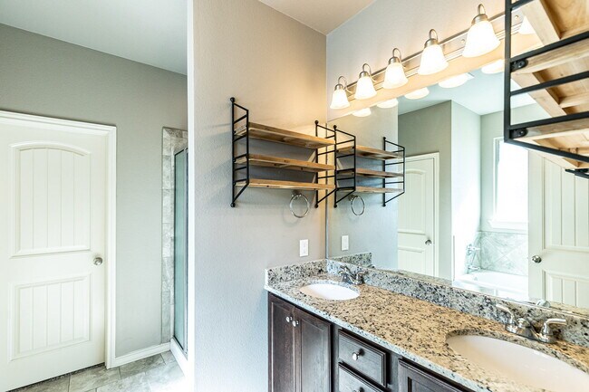 Building Photo - Outstanding 4 Bedroom Home in North Pointe!