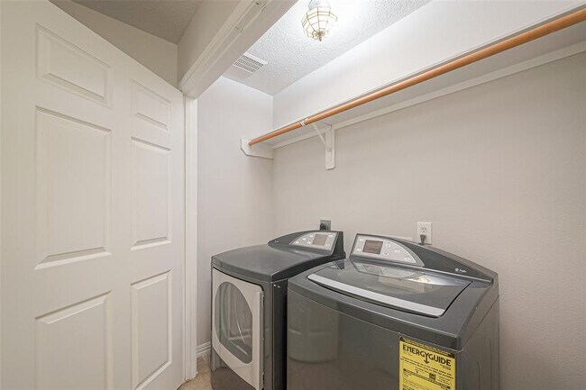 Building Photo - 17435 Turquoise Stream Dr