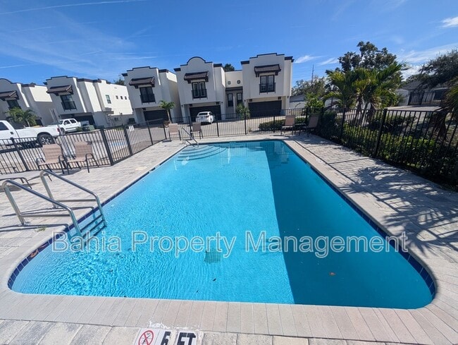 Building Photo - 3633 W Everett Ave