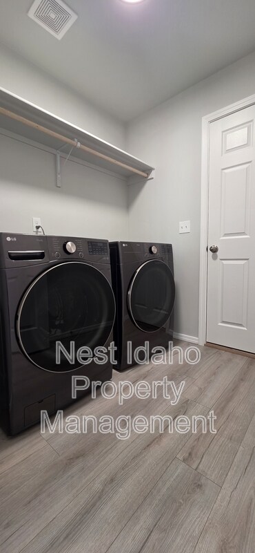 Building Photo - 2949 N Rocky Btm Wy