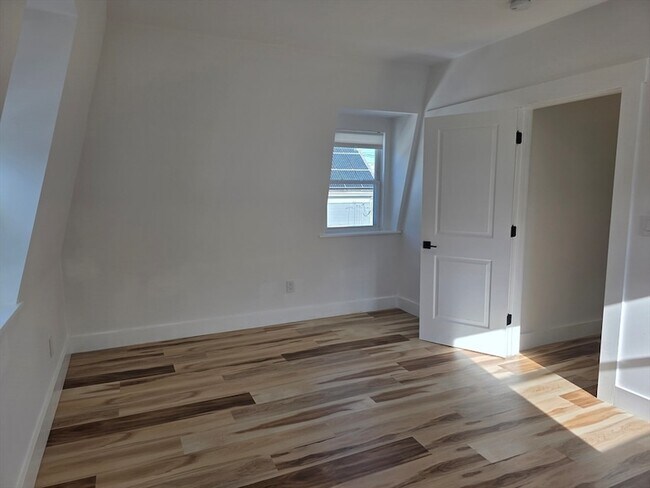 Building Photo - 84 Dudley St