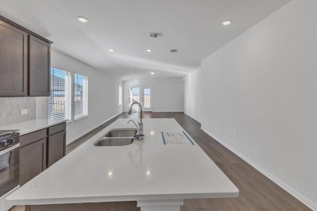 Building Photo - 5020 Hazelnut Ln