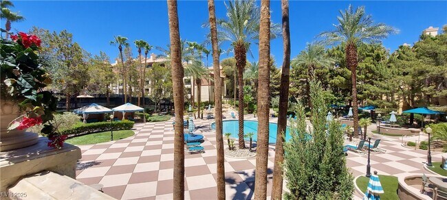 Building Photo - 270 E Flamingo Rd
