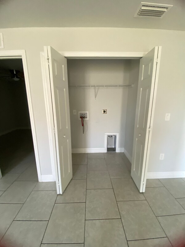 Building Photo - 5011 Benton St