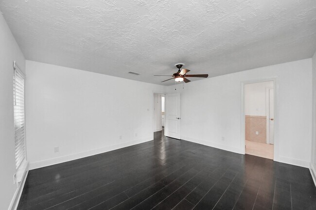 Building Photo - 4126 Pecan Bend Dr