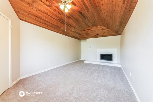 Building Photo - 6208 Los Altos Dr